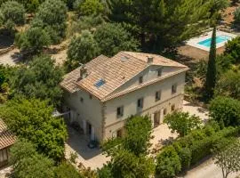 Bastide provençale de 1855 au pieds du Garlaban à Aubagne