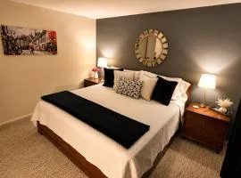 Private Suite in Columbia-King Bed
