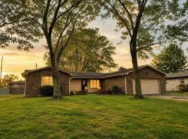 Rustic Chic in Charming Center Grove w Fenced Yard