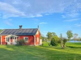 Awesome Home In Ambjörnarp