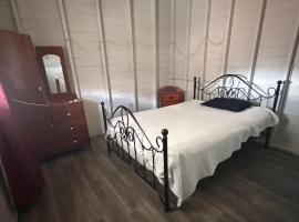 Courty Hotel, Charters Towers, hotel v destinaci Charters Towers