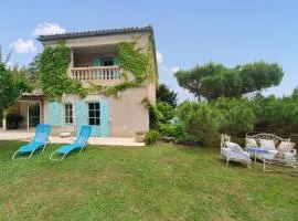 Gorgeous Home In Saint-Quentin-De-Caplo