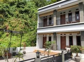 Naomi Homestay
