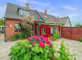 1 Bedroom Gorgeous Home In Stege