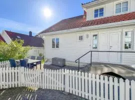 Gorgeous Home In Lindesnes With Wifi