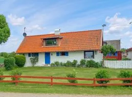 Cozy Home In Båstad With Wifi
