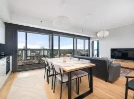 New 12th Floor 2BR Apt - Stunning Skyline Views