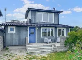 2 Bedroom Beautiful Home In Köpingsvik