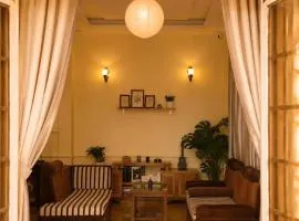 Thềm Homestay