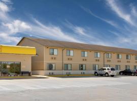 Super 8 by Wyndham Macomb, Hotel in Macomb