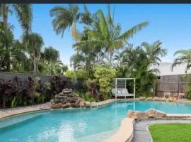 Spacious 4 Bedroom House with Pool