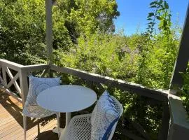 Tranquil Garden Cottage Retreat - Gooseberry Hill
