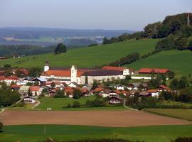 Benediktinerstift Michaelbeuern، فندق في Michaelbeuern