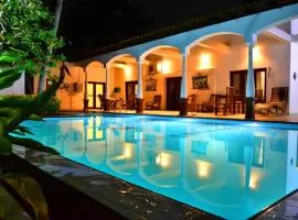 Lucas Hotel