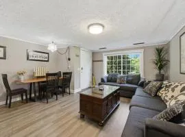 Charming Home Minutes from Portage Lakes