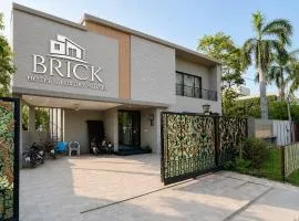 brick hotel & luxury suites