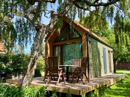 Private small house with sauna and terrace in Tallinn, hotel in Tallinn