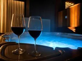 Luxurious 1BR Mountain Retreat with Spa Pool