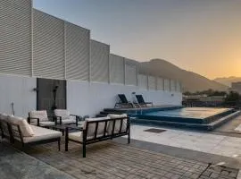 3BR villa BBQ Pool and Maidroom near diving center Dana Island