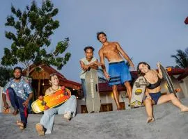 Hangten's Surf Skate Hostel
