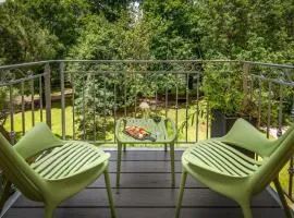 Logis Hôtel Restaurant Les 2 Rives - A75, en bordure de rivière