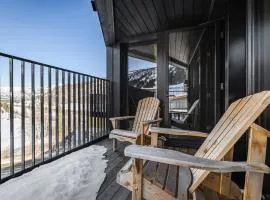 Modern ski-inn-ski-out apartment with sauna, Hemsedal