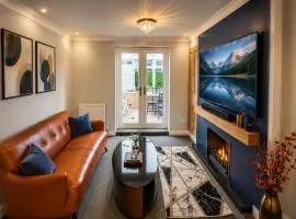 2-Bed House Sleeps 4 w Parking & Garden