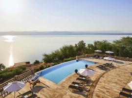 Mövenpick Resort & Spa Dead Sea, hotel di Sowayma
