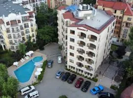 Seasons 3 Apartment