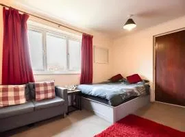 Ideal Apartment, Great for Couples, Sleeps 2!
