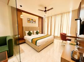 LUXURY HOTEL - Near Kashi Vishwanath Temple - HOTEL VEDAANGAM PREMIUM - Varanasi Pretty Hospitality & Comfirtable Room & Restaurant and Parking & Lift & Free Wi-Fi - BEST HOTEL IN VARANASI, хотел в Варанаси