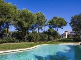 Luxury Six-Fours villa with Pool and Jacuzzi