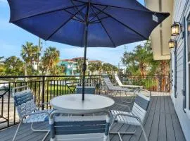 Anna Maria Island Duplex: Pool, Kitchen, Sun Deck