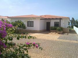 Luxury 4 Bedroom Oceanfront Villa at 5 Star Tortuga Hotel, Santa Maria, хотел в Санта Мария