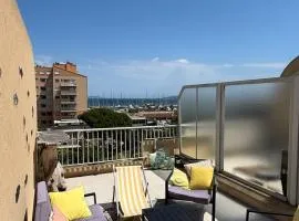 La Marine Hyères, sea-view duplex apartment