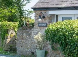 Cosy Hideaway I Couples Break I Private Estate