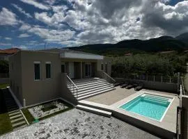 MARRONI RETREAT - Pool - Spa - Gym
