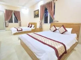 Ven Song Riverside Hotel