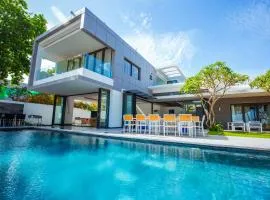 Luxury Beachfront Private Pool Villa 5BR Sanctuary Ho Tram 1000m2