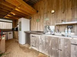 2 Hares Hideout, Camp Tapnell
