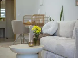 THE CHARM - Premium Central Stays