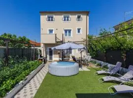Apartment L&V by Interhome