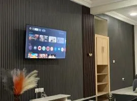 Modern 2BRM APT Experience Fayleeks Rest Living