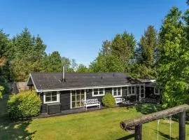 Holiday Home Tjarko - 690m to the fjord by Interhome