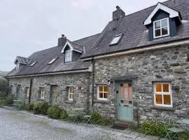 Abbey Cottages Buzzards Watch