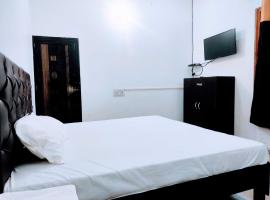 OYO Mahira Hotel، فندق في ميروت