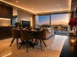 Luxury Living - Seafront Haven in Sliema - Malta
