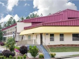 A Red Dot Inn Milledgeville