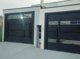 Casa 2 Quartos com Ar até 8 Pessoas Jd. Sabiás