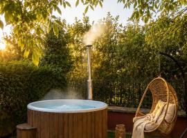 CAL QuEROL Llac, Villa con jacuzzi y jardín en Puigcerdà centro, hotel a Puigcerdà